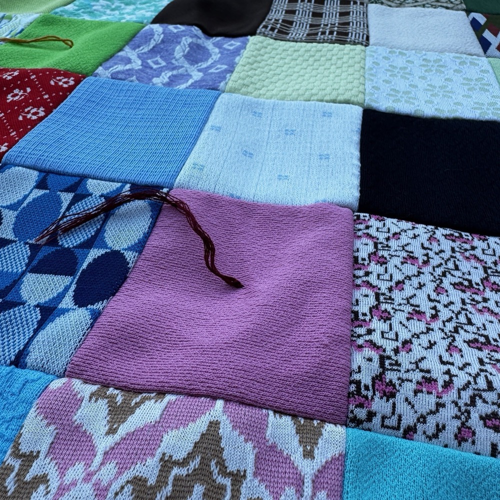 Vtg 1970's Polyester Double Knit Handmade Squares Blanket/Quilt‎ 48" X 58" - Picture 4 of 12